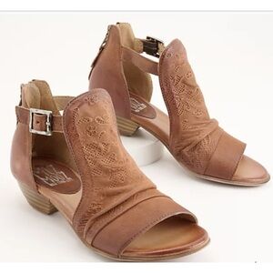Miz Mooz Women Corra Size 36 Tan Cognac Leather Open Toe Sandal Low Heel
